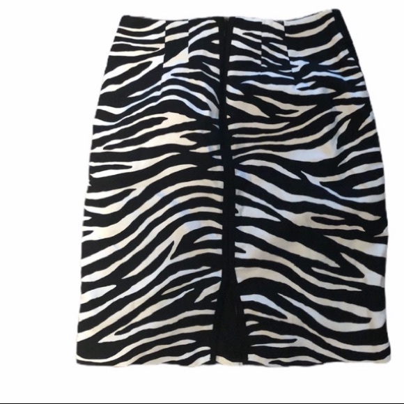 WHBM black and white zebra print skirt in size 8 - Picture 2 of 4